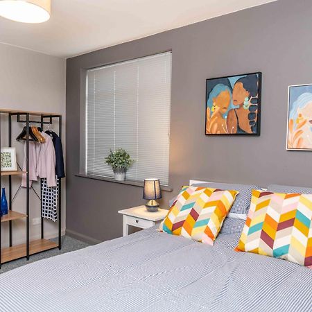 The Exchange Apartments With Permit Parking Tewkesbury Buitenkant foto