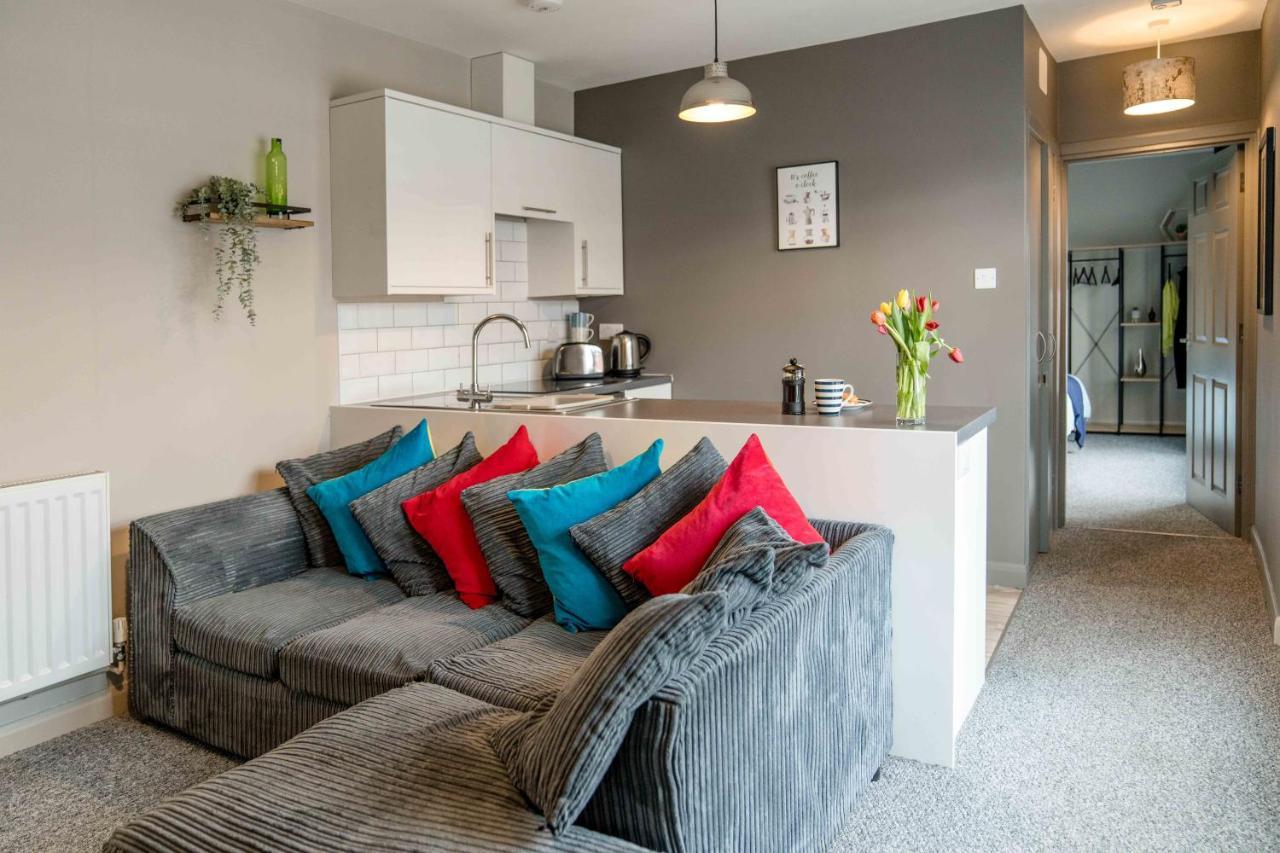 The Exchange Apartments With Permit Parking Tewkesbury Buitenkant foto